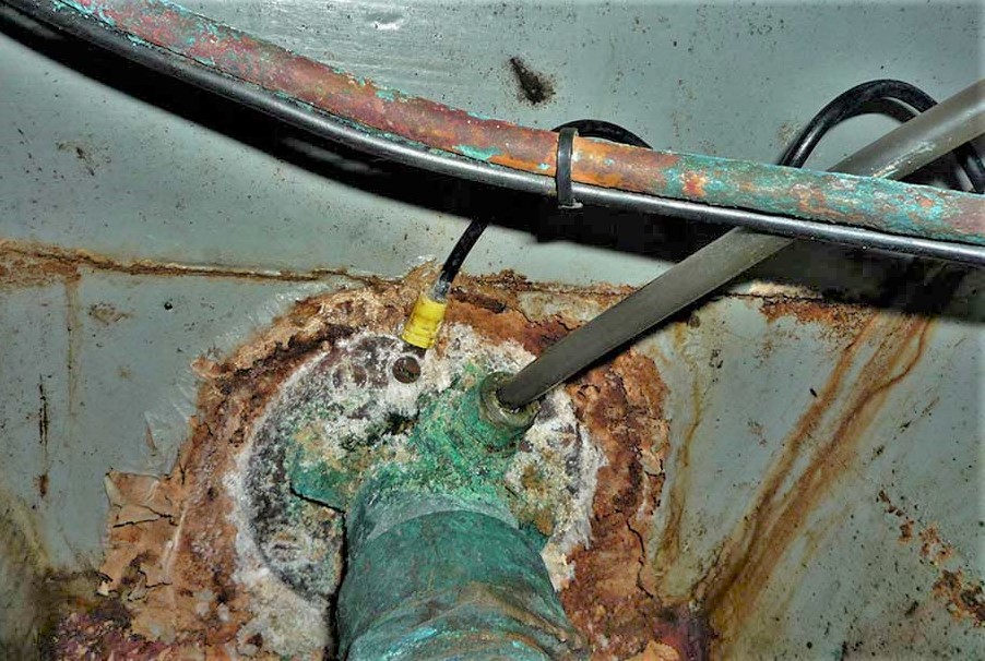 anode damage on stern gear timber vessel